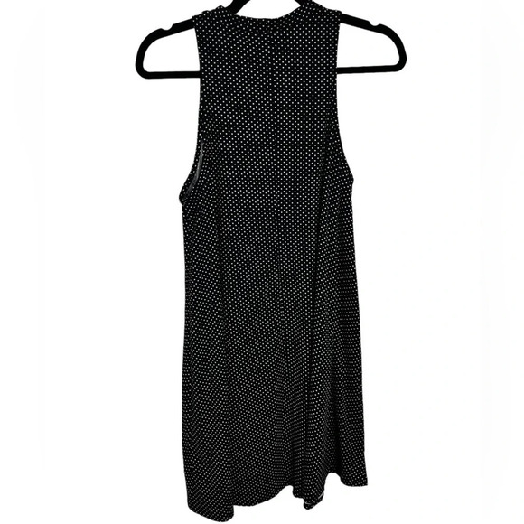 So pretty and soft flowy black and white polka dot dress in like new conditionβ - Picture 2 of 3